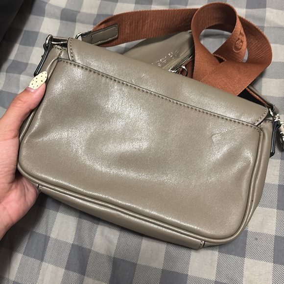 Guess Los Angeles Zimmerman Logo Crossbody - Picture 4 of 13